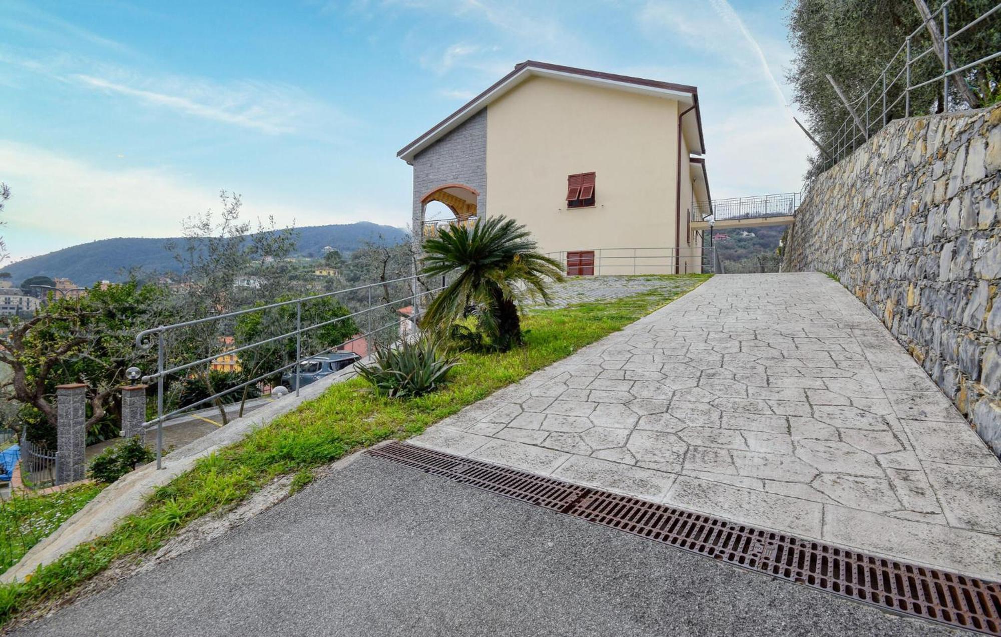 Beautiful Apartment In Moneglia With Kitchen Exterior foto